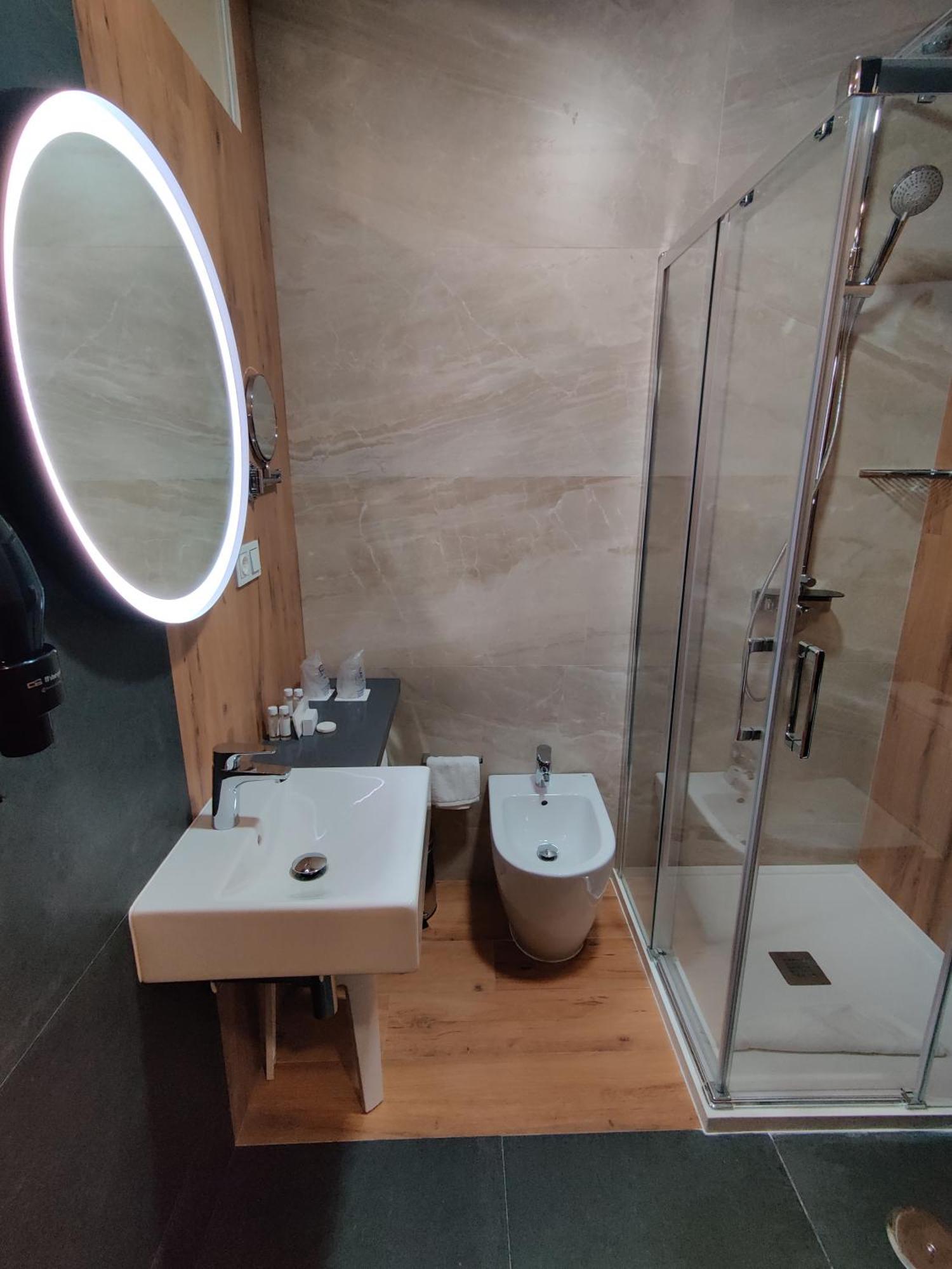 Torreluz Suites Almeria Ngoại thất bức ảnh