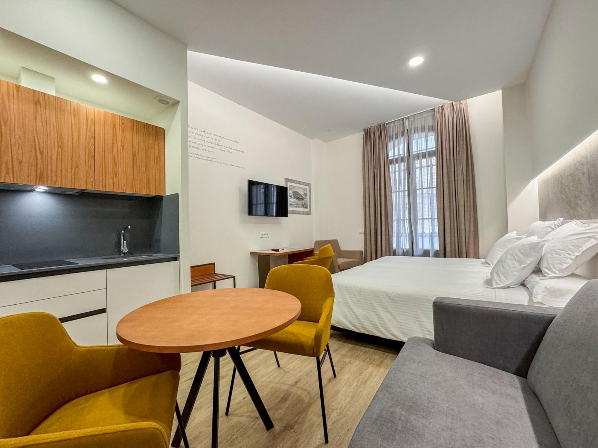 Torreluz Suites Almeria Ngoại thất bức ảnh