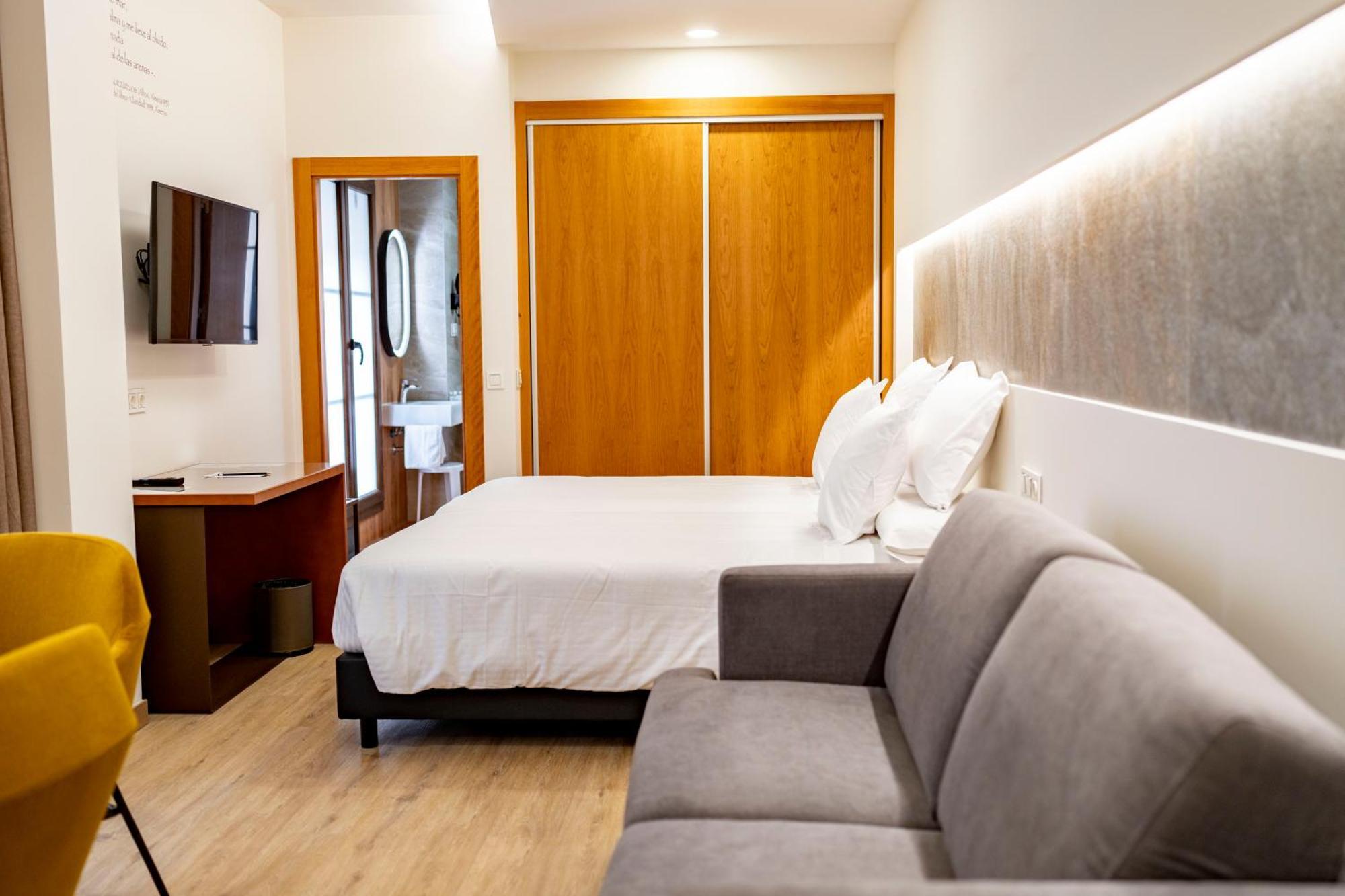 Torreluz Suites Almeria Ngoại thất bức ảnh