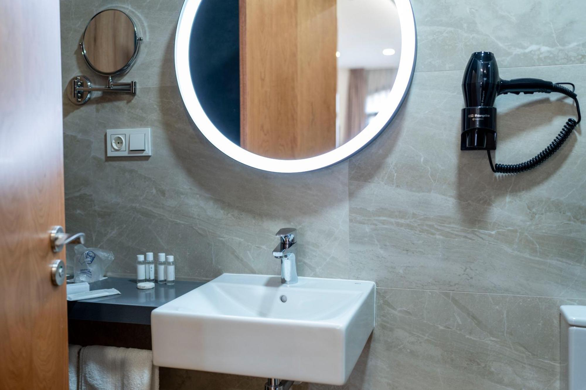 Torreluz Suites Almeria Ngoại thất bức ảnh